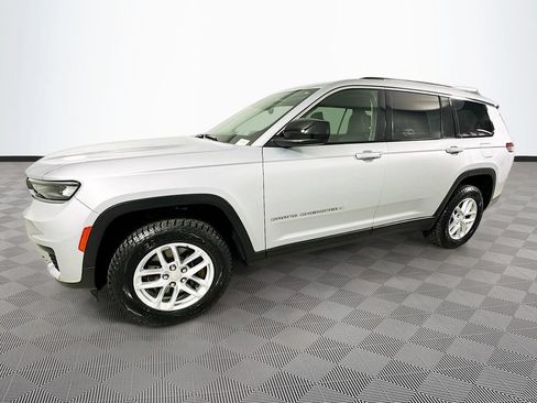 Used 2023 Jeep Grand Cherokee L Laredo w/ Luxury Tech Group I AWD/4WD image 4