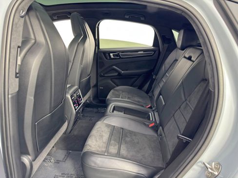 Used 2022 Porsche Cayenne GTS image 46
