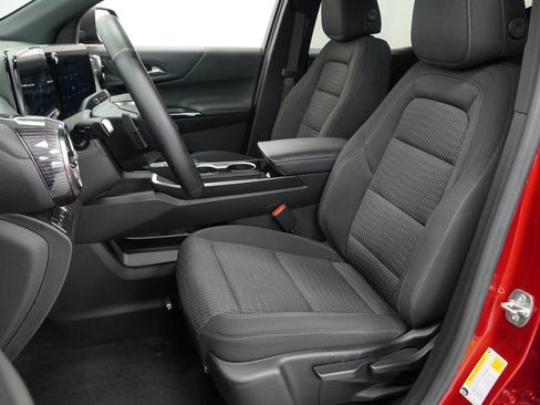 Certified 2025 Chevrolet Equinox LT w/ Safety and Technology Package AWD/4WD image 10