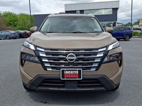 Certified 2024 Nissan Rogue SV w/ SV Premium Package AWD/4WD image 2