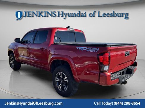 Used 2019 Toyota Tacoma TRD Sport image 3