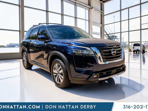 Used 2023 Nissan Pathfinder SL AWD/4WD image 36