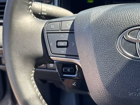 Used 2025 Toyota Camry SE FWD image 26
