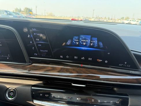 Used 2023 Cadillac Escalade Sport Platinum image 21