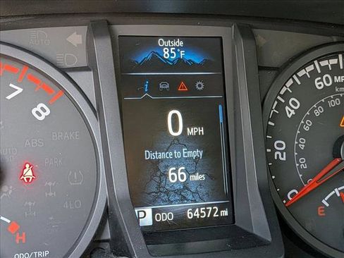 Used 2022 Toyota Tacoma SR w/ SR Convenience Package RWD image 5