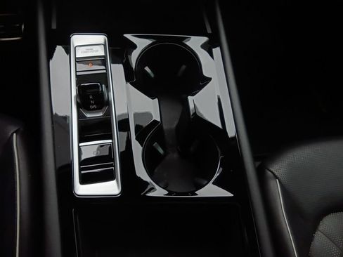 Used 2024 Volkswagen Atlas SEL Premium R-Line AWD/4WD image 10