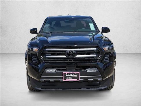 Used 2025 Toyota Tacoma SR5 AWD/4WD image 5