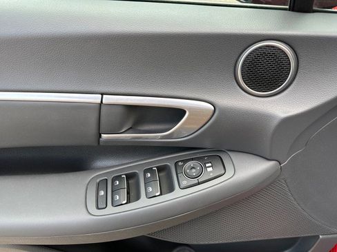 Used 2021 Hyundai Sonata SEL Plus w/ Preferred Accessory Package image 18