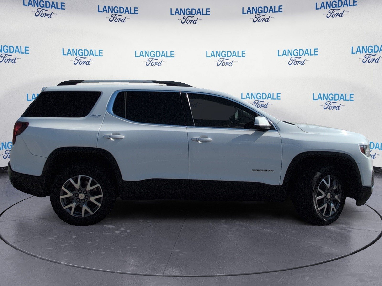 Used 2023 GMC Acadia SLT FWD image 3