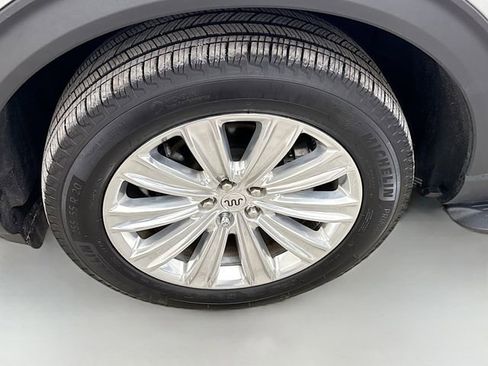 Used 2024 Ford Explorer King Ranch w/ Technology Package image 34