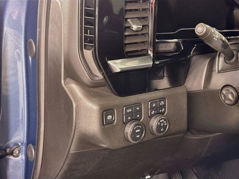 Used 2024 Chevrolet Silverado 1500 LTZ AWD/4WD image 4