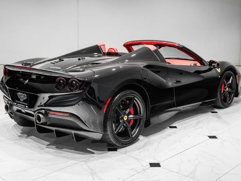 Used 2021 Ferrari F8 Tributo RWD image 9