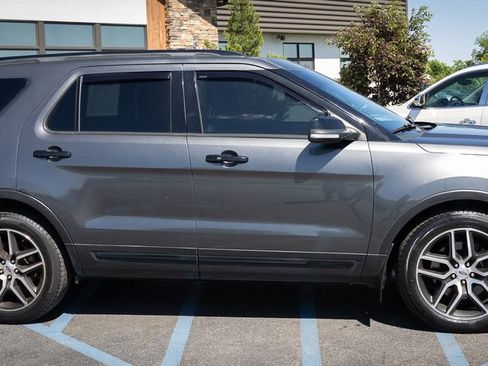 Used 2018 Ford Explorer Sport w/ Equipment Group 401A AWD/4WD image 28