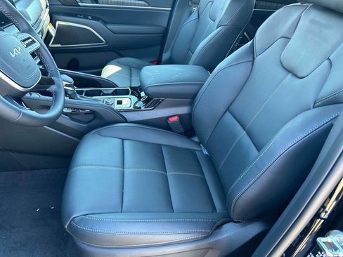 New 2025 Kia Telluride EX w/ EX Captain's Chair Package image 24