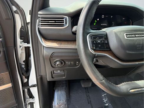 Used 2024 Jeep Grand Wagoneer L 4WD image 16