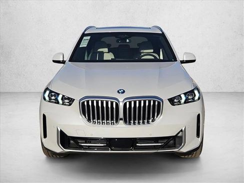 New 2026 BMW X5 xDrive50e image 5