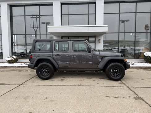 Used 2025 Jeep Wrangler Sport image 3