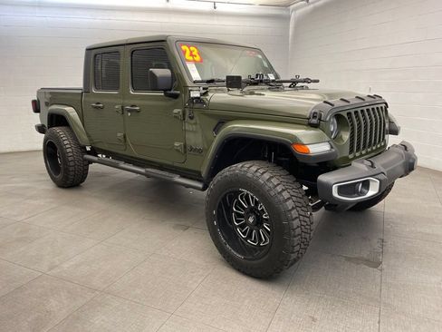 Used 2023 Jeep Gladiator Sport AWD/4WD image 5