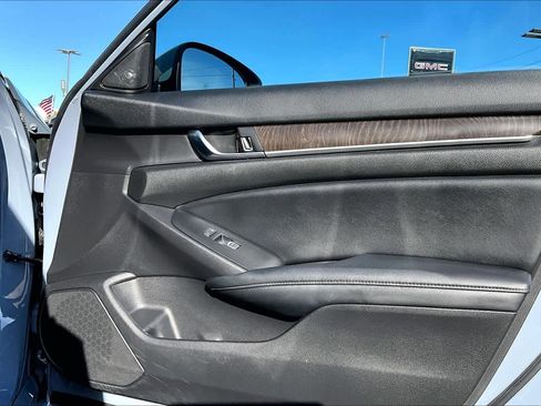Used 2021 Honda Accord Touring image 22