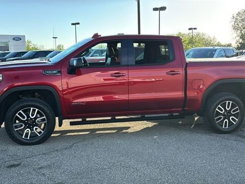 Used 2023 GMC Sierra 1500 AT4 w/ Technology Package AWD/4WD image 3