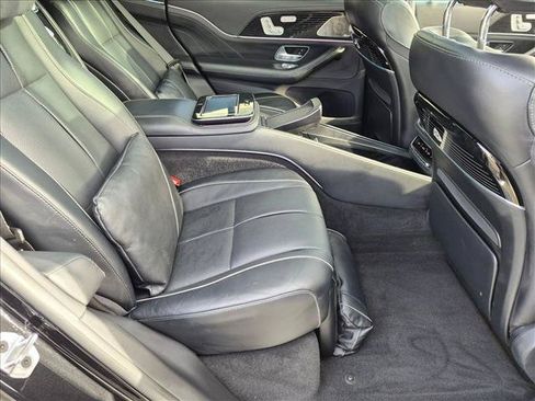 Used 2022 Mercedes-Benz Maybach GLS 600 4MATIC image 19