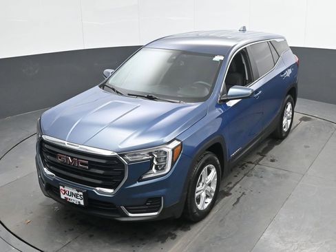 Used 2024 GMC Terrain SLE AWD/4WD image 39