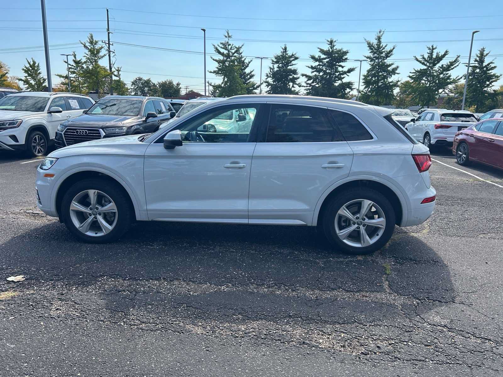 Used 2020 Audi Q5 2.0T Premium Plus w/ Premium Plus Package AWD/4WD image 2