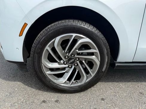 Used 2025 Lincoln Navigator L Reserve AWD/4WD image 8