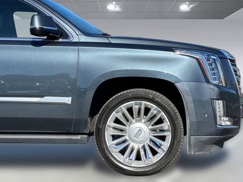 Used 2020 Cadillac Escalade ESV Platinum image 22