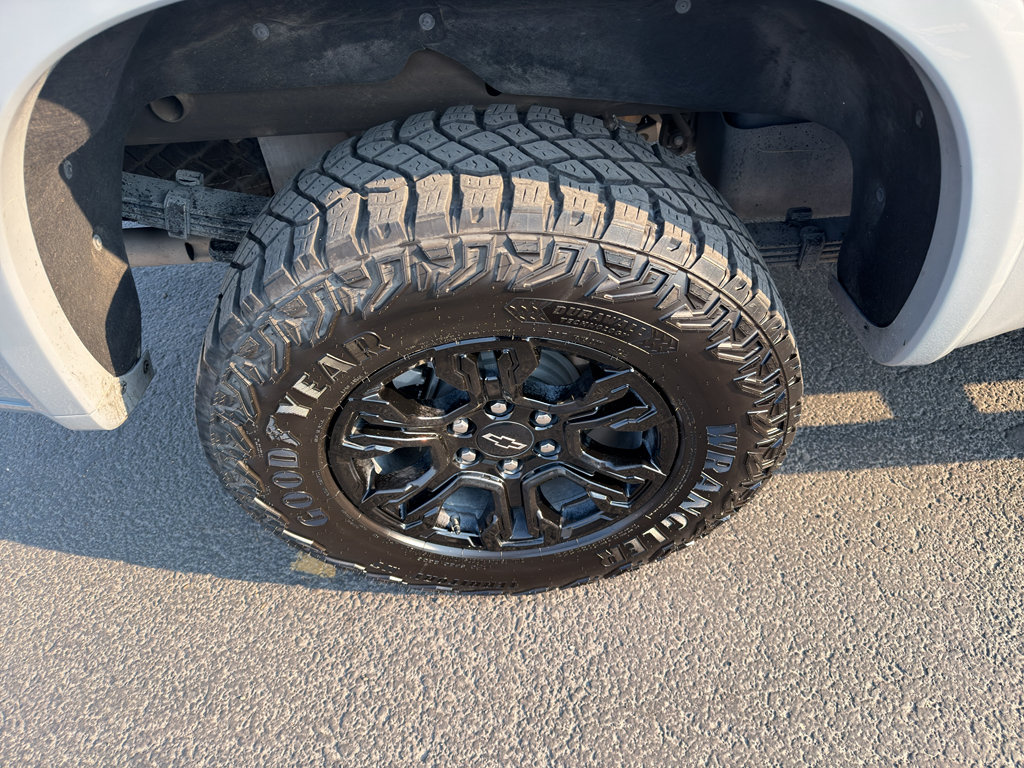 Used 2025 Chevrolet Silverado 1500 ZR2 w/ Technology Package AWD/4WD image 5