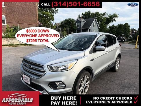 Used 2019 Ford Escape SE FWD image 1