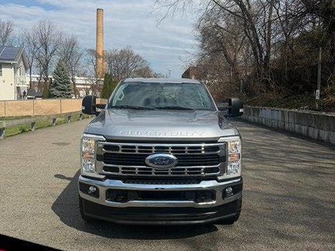 Used 2024 Ford F250 XLT image 1
