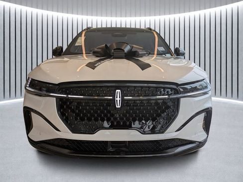 New 2026 Lincoln Nautilus Reserve image 7