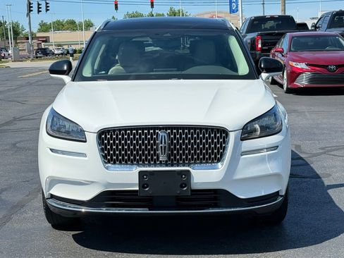 Used 2022 Lincoln Corsair AWD w/ Premium Package image 9