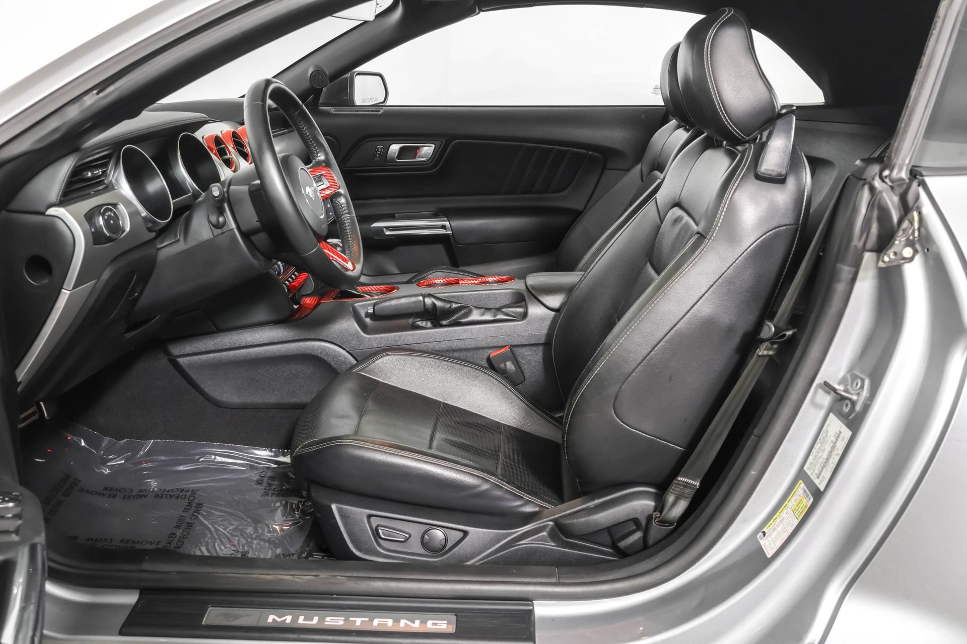 Used 2022 Ford Mustang Premium RWD image 8
