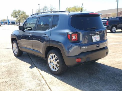 Used 2022 Jeep Renegade Latitude image 4