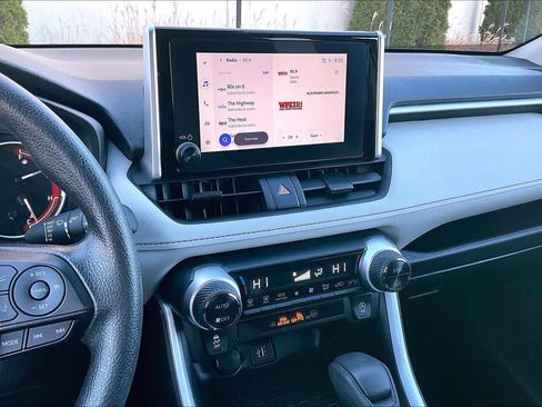 Used 2025 Toyota RAV4 XLE image 6