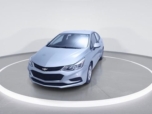 Used 2017 Chevrolet Cruze LS image 4