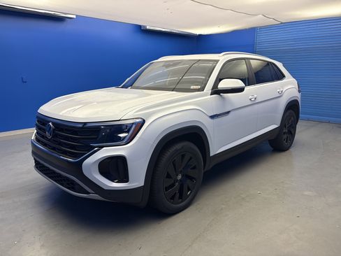 New 2026 Volkswagen Atlas Cross Sport SE image 4