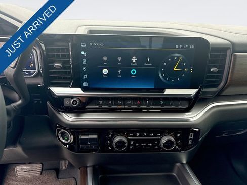 Used 2024 Chevrolet Silverado 2500 High Country w/ High Country Premium Package image 16