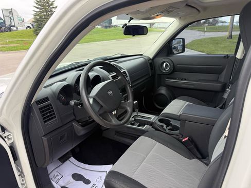 Used 2008 Dodge Nitro SXT w/ Sun & Wheels Group AWD/4WD image 9