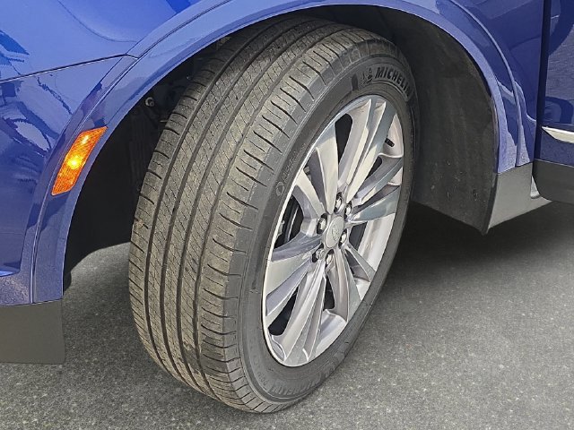Certified 2024 Cadillac XT5 Premium Luxury AWD/4WD image 29