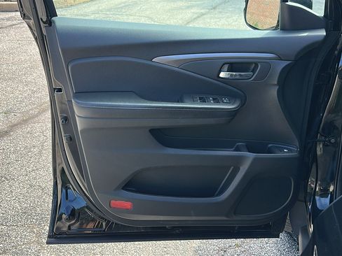 Used 2019 Honda Ridgeline Sport image 14