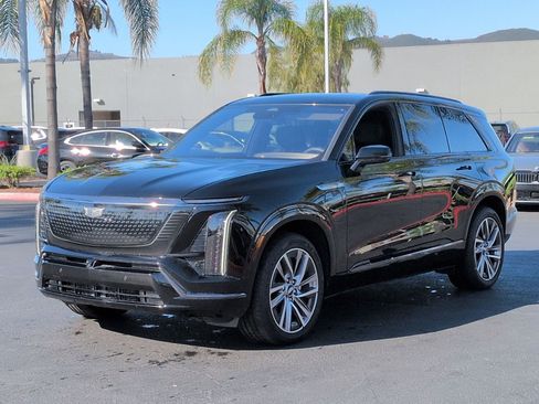 Used 2026 Cadillac Vistiq Sport w/ LPO, Floor Liner Package AWD/4WD image 5