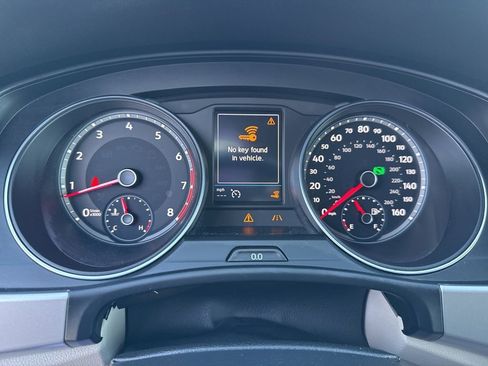 Used 2018 Volkswagen Atlas SE image 15