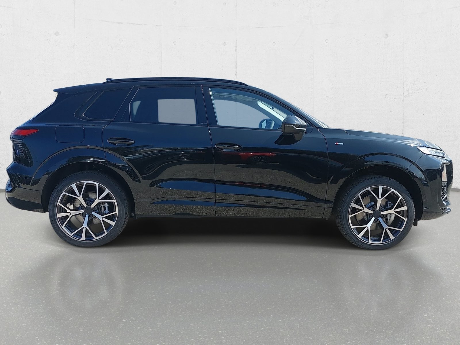 New 2026 Audi Q3 quattro 2.0T AWD/4WD image 4