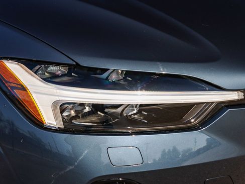 New 2026 Volvo XC60 B5 Ultra w/ Climate Package PRO image 15