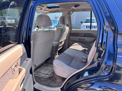 Used 2002 Nissan Pathfinder SE RWD image 16