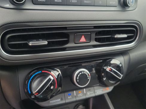 Used 2023 Hyundai Kona SEL image 29