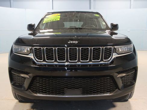 Used 2022 Jeep Grand Cherokee Laredo w/ Luxury Tech Group I image 28
